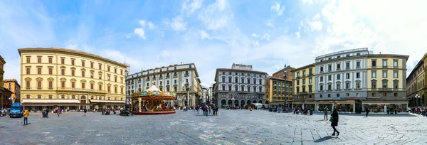 Florence Italy March 2016 People Strolling Piazza Della Repubblica Square — Fotografia de Stock