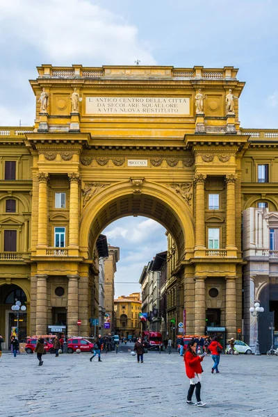 Bloemence Italië Maart 2016 Mensen Slenteren Door Het Plein Piazza — Stockfoto