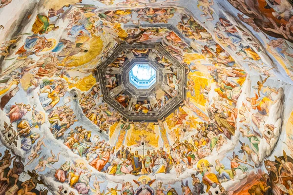 FLORENCE, ITALY, 15 Mart 2016: İtalya 'daki Santa Maria del Fiore' un Floransa Katedrali 'nde Kubbe' nin içinde Yargı Günü.