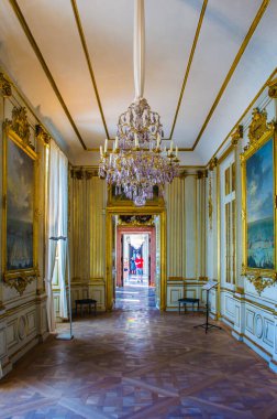 MÜZİK, GERMANY, 20 AĞUSTOS 2015: Münih, Almanya 'daki nymphenburg kalesinde. 1662 doğumlu tahtın varisi Max Emanuel 'in doğumuna bir yaz evi olarak kurulmuştur..