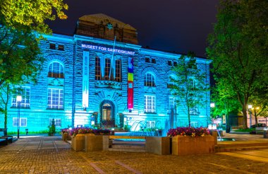 OSLO, NORway, 24 AĞUSTOS 2016: Oslo, Norveç 'teki Çağdaş Sanat Müzesi' nin Gece Görüşü