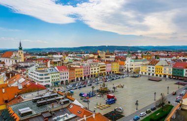 KROMERIZ, CZECH REPUBLIC, 15 Nisan 2016: Czech kentindeki ana meydanın havadan görüntüsü.