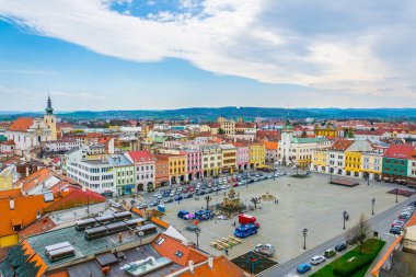 KROMERIZ, CZECH REPUBLIC, 15 Nisan 2016: Czech kentindeki ana meydanın havadan görüntüsü.