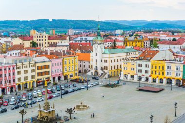 KROMERIZ, CZECH REPUBLIC, 15 Nisan 2016: Czech kentindeki ana meydanın havadan görüntüsü.