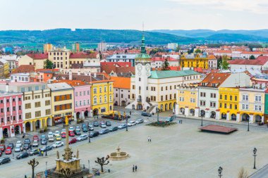 KROMERIZ, CZECH REPUBLIC, 15 Nisan 2016: Czech kentindeki ana meydanın havadan görüntüsü.