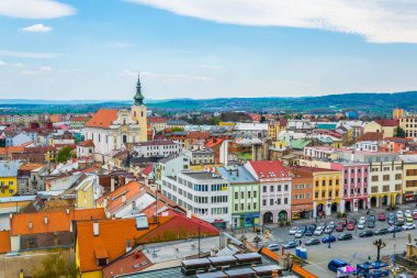 KROMERIZ, CZECH REPUBLIC, 15 Nisan 2016: Czech kentindeki ana meydanın havadan görüntüsü.