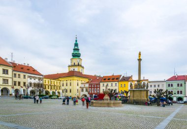 KROMERIZ, CZECH REPUBLIC, 15 Nisan 2016: Czech kentinin ana meydanı Kromeriz.