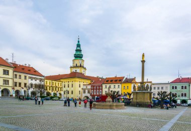 KROMERIZ, CZECH REPUBLIC, 15 Nisan 2016: Czech kentinin ana meydanı Kromeriz.