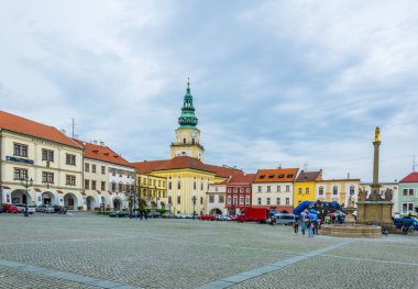 KROMERIZ, CZECH REPUBLIC, 15 Nisan 2016: Czech kentinin ana meydanı Kromeriz.