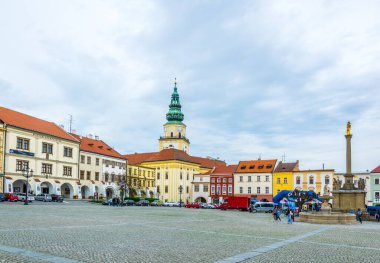 KROMERIZ, CZECH REPUBLIC, 15 Nisan 2016: Czech kentinin ana meydanı Kromeriz.