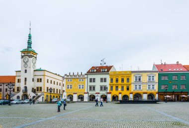 KROMERIZ, CZECH REPUBLIC, 15 Nisan 2016: Czech kentinin belediye binasının görüntüsü.
