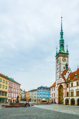 OLOMOUC, CZECH Cumhuriyet, 16 Nisan 2016: Czech kentinin belediye binasının manzarası.
