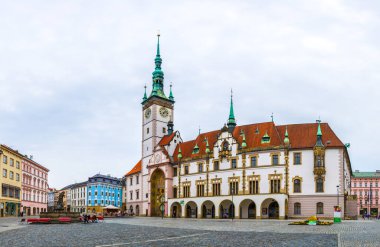 OLOMOUC, CZECH Cumhuriyet, 16 Nisan 2016: Czech kentinin belediye binasının manzarası.