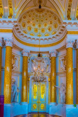 WARsaw, POLAND, AĞUSTOS 12, 2016: Polonya, Varşova 'daki kraliyet sarayının manzarası.