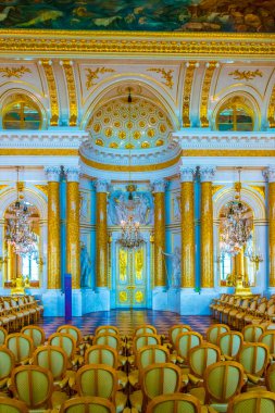 WARsaw, POLAND, AĞUSTOS 12, 2016: Polonya, Varşova 'daki kraliyet sarayının manzarası.