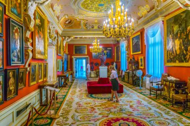 WARsaw, POLAND, AĞUSTOS 13 Ağustos 2016: Polonya 'nın Varşova kentindeki Wilanow sarayının manzarası.