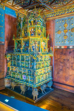 SALZBURG, AUSTRIA, 3 Temmuz 2016: Avusturya 'daki Hohensalzburg şatosunun içi.