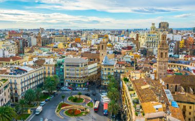 VALENCIA, İspanya, 30 ARALIK 2015: İspanya 'nın Valencia kentindeki Plaza de la Reina Meydanı' nın havadan görünüşü