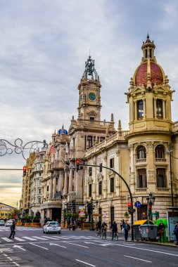 VALENCIA, İspanya, 30 ARALIK 2015: İspanya 'nın Valencia kentindeki belediye binasının manzarası