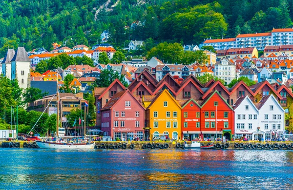 Bergen Norway August 2016 View Historical Wooden District Bryggen Norwegian — Stockfoto
