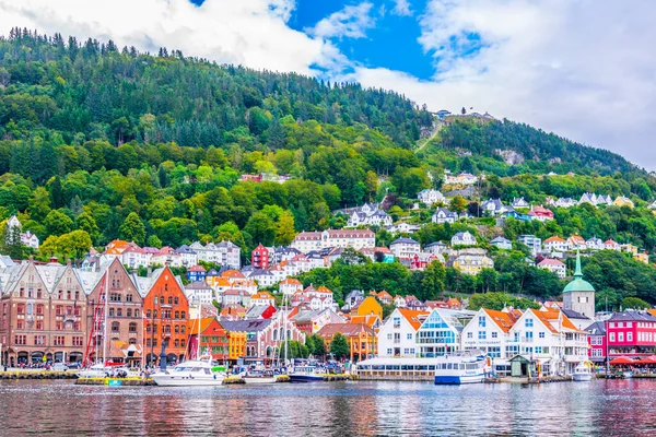 Bergen Norway August 2016 View Historical Wooden District Bryggen Norwegian — Zdjęcie stockowe