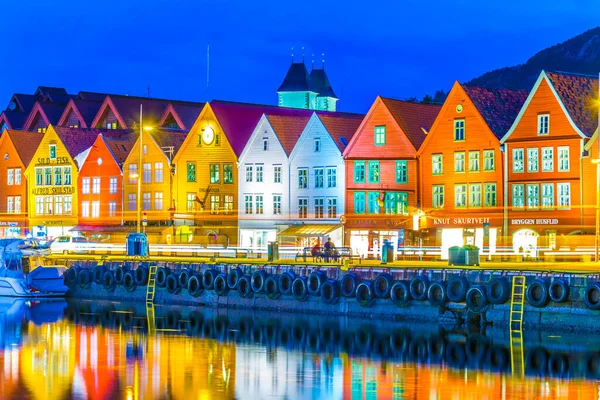 Bergen Norway Αυγουστου 2016 Νυχτερινή Θέα Μιας Ιστορικής Ξύλινης Περιοχής — Φωτογραφία Αρχείου