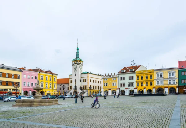 KROMERIZ, CZECH REPUBLIC, 15 Nisan 2016: Czech kentinin belediye binasının görüntüsü.