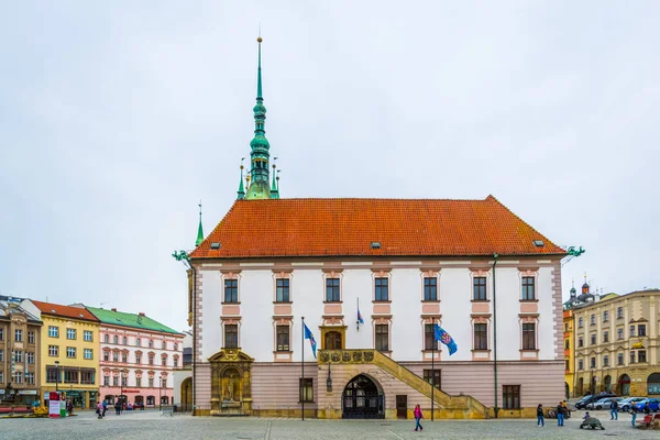チェコ共和国オロモウツ2016年6月16日 チェコ共和国オロモウツ市市庁舎の様子 — ストック写真