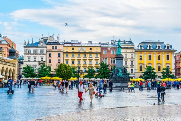 Krakow Poland August 2016 People Walking Rynek Glowny Main Square — 图库照片