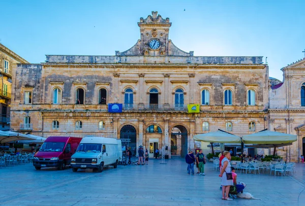 Ostuni Italy June 2014 Вид Невеличку Площу Остуні Італія — стокове фото