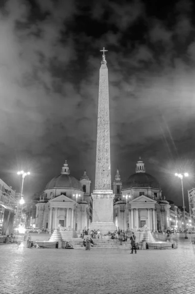 Rome Olaszország Június 2014 Emberek Összegyűlnek Központi Oszlop Piazza Del — Stock Fotó