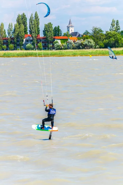 Podersdorf Austria July 2016 Young People Kite Surfing Neusiedlersee Lake — Stock Photo, Image
