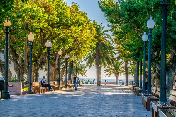 Tarragona Spain December 2015 People Relaxing Promenade Seaside Spanish City —  Fotos de Stock