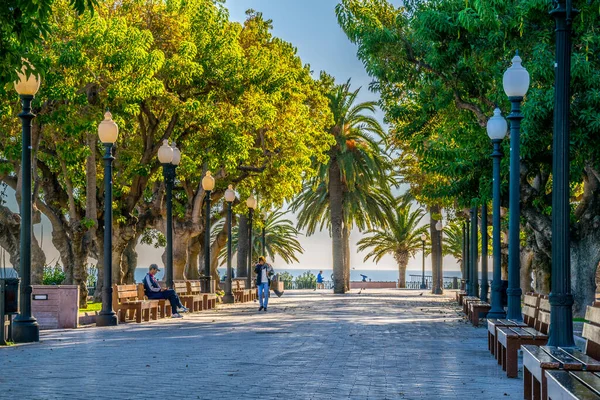 Tarragona Spain December 2015 People Relaxing Promenade Seaside Spanish City — Stock fotografie