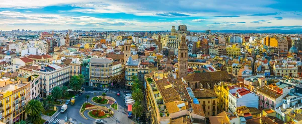 VALENCIA, İspanya, 30 ARALIK 2015: İspanya 'nın Valencia kentindeki Plaza de la Reina Meydanı' nın havadan görünüşü