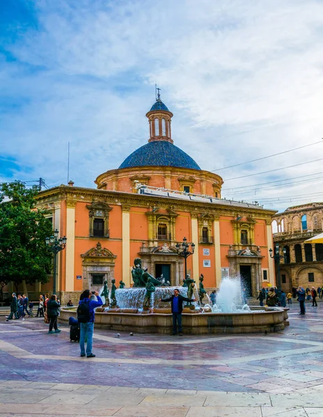 Valencia Spain December 2015 Tourists Front Basilica Virgin Real Basilica — Fotografia de Stock