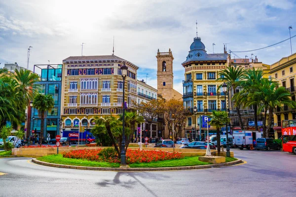VALENCIA, İspanya, 30 ARALIK 2015: Valencia 'daki Plaza de la Reina Meydanı.