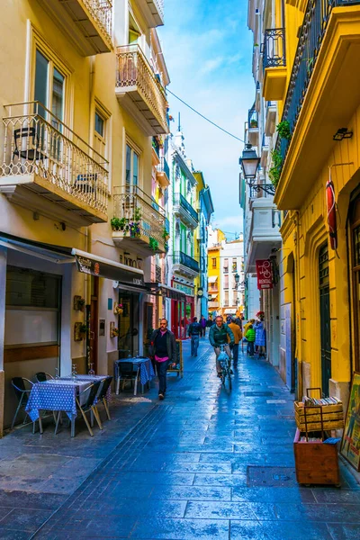 Valencia España Diciembre 2015 Vista Una Estrecha Calle Situada Centro — Foto de Stock