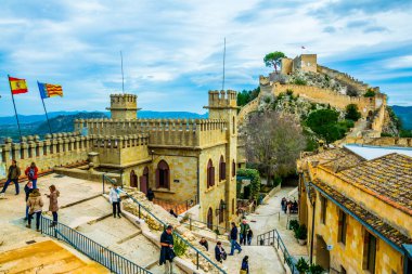 XATIVA, İspanya, 2 HAZİRAN 2016: İspanya 'daki xativa kalesinin iç kısmının görünümü
