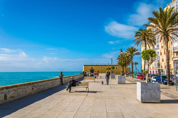 Cadiz Spain January 2016 People Walking Seaside Promenade Cadiz — Stockfoto