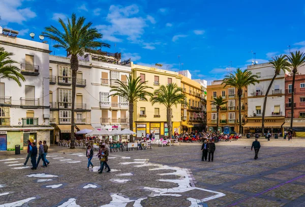 Cadiz Espanha Janeiro 2016 Pessoas Estão Passando Plaza Catedral Frente — Fotografia de Stock
