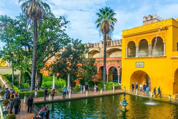 Sevilla Spain January 2016 View Fountain Situated Gardens Real Alcazar — Foto de Stock
