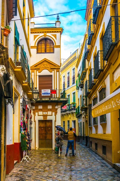 Sevilla Spain January 2016 People Stolling Narrow Street Situated Center — Photo