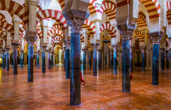 Cordoba Spain January 2016 Arches Pillars Mezquita Cathedral Cordoba Spain — Zdjęcie stockowe