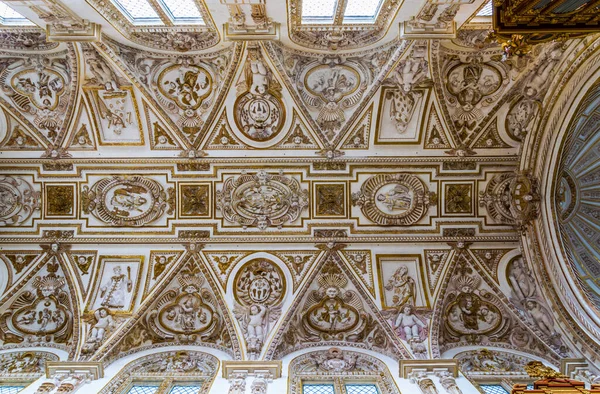 Cordoba Spain January 2016 White Ceiling Mezquita Cathedral Spanich City — Fotografia de Stock