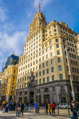 MADRID, SPAIN, HAZİRAN 9, 2016: Madrid 'deki Telefon Binası' nın dışı. Mart 1929 'da tamamlanan bina, Avrupa' nın ilk gökdeleniydi..