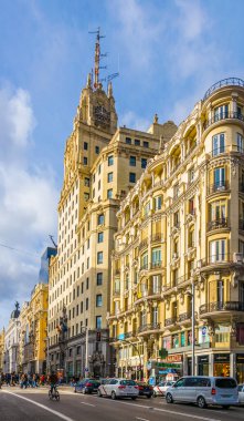 MADRID, SPAIN, HAZİRAN 9, 2016: Madrid 'deki Telefon Binası' nın dışı. Mart 1929 'da tamamlanan bina, Avrupa' nın ilk gökdeleniydi..