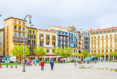 PAMPLONA, SPAIN, ECTOBER 28, 2014: Plaza del Castillo İspanya 'nın Pamplona kentinde