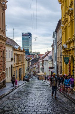 ZAGREB, CROATIA, 28 Temmuz 2015: Radiceva Caddesi Zagreb 'in en güzel sokaklarından biridir.