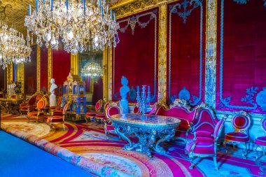 STOCKHOLM, SWEDEN, AĞUSTOS 18 Ağustos 2016: Gamla Stan, Stockholm, İsveç 'teki Kungliga slottet şatosunun manzarası